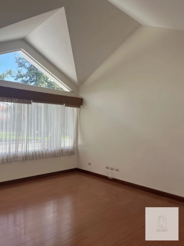 Linda Casa Portal del Bosque 1, CES en venta - 6