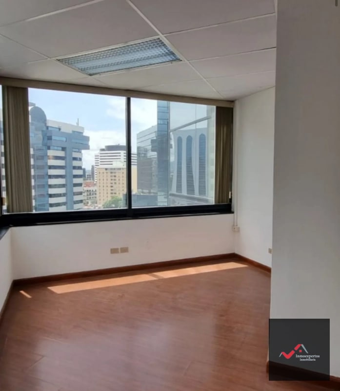 OFICINA EN RENTA ZONA 10 - 2