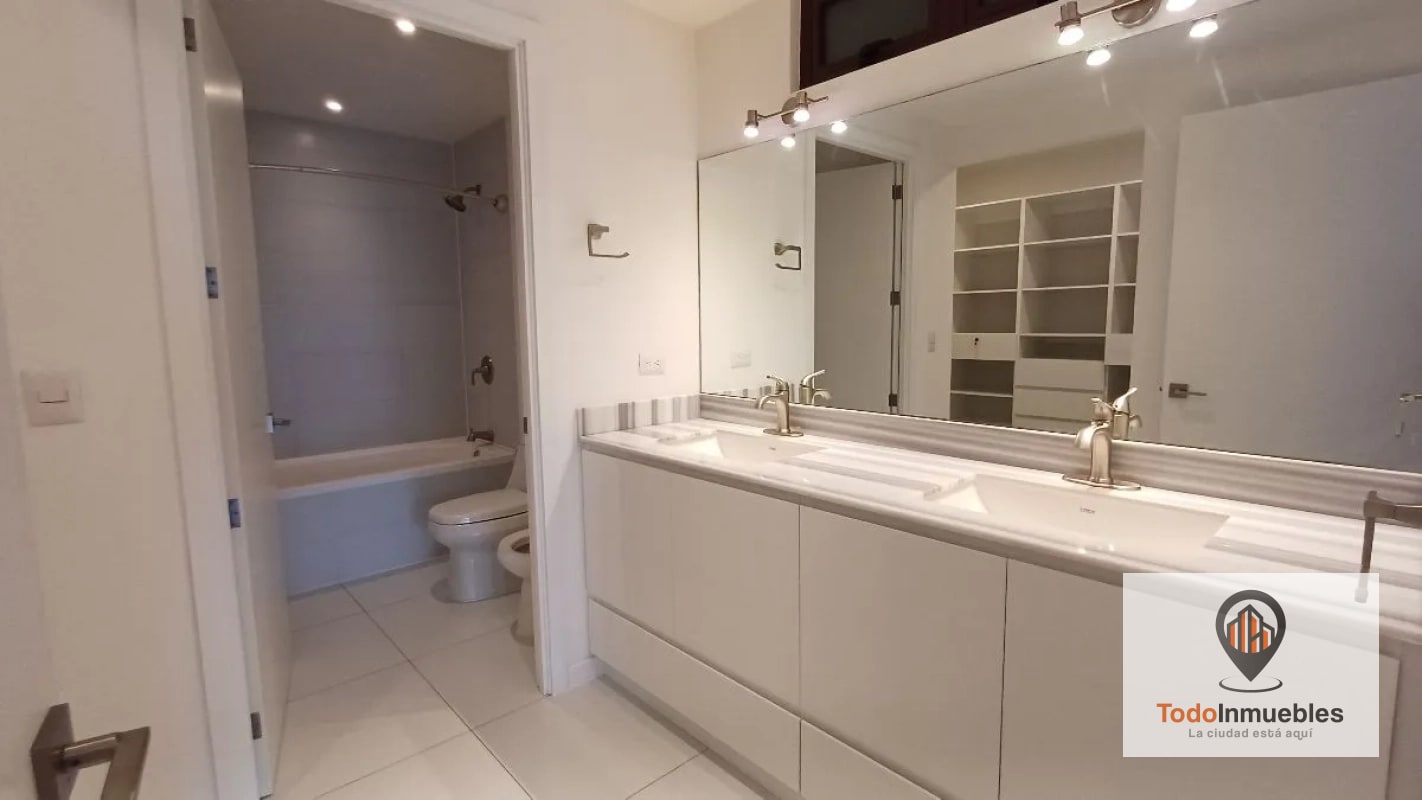 Apartamento en Renta en zona 10 Lucca - 14