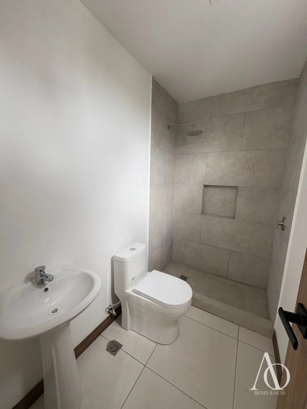 Apartamento en Alquiler / Venta Edificio Vila Quince, zona 15 VH2 N8 / EN DIRECTO 01 - 2