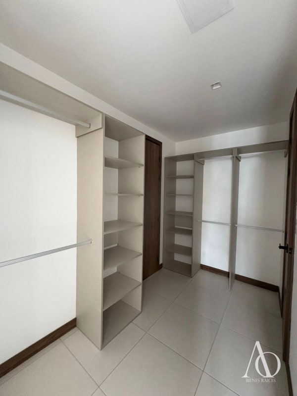 Apartamento en Alquiler / Venta Edificio Vila Quince, zona 15 VH2 N8 / EN DIRECTO 01 - 13