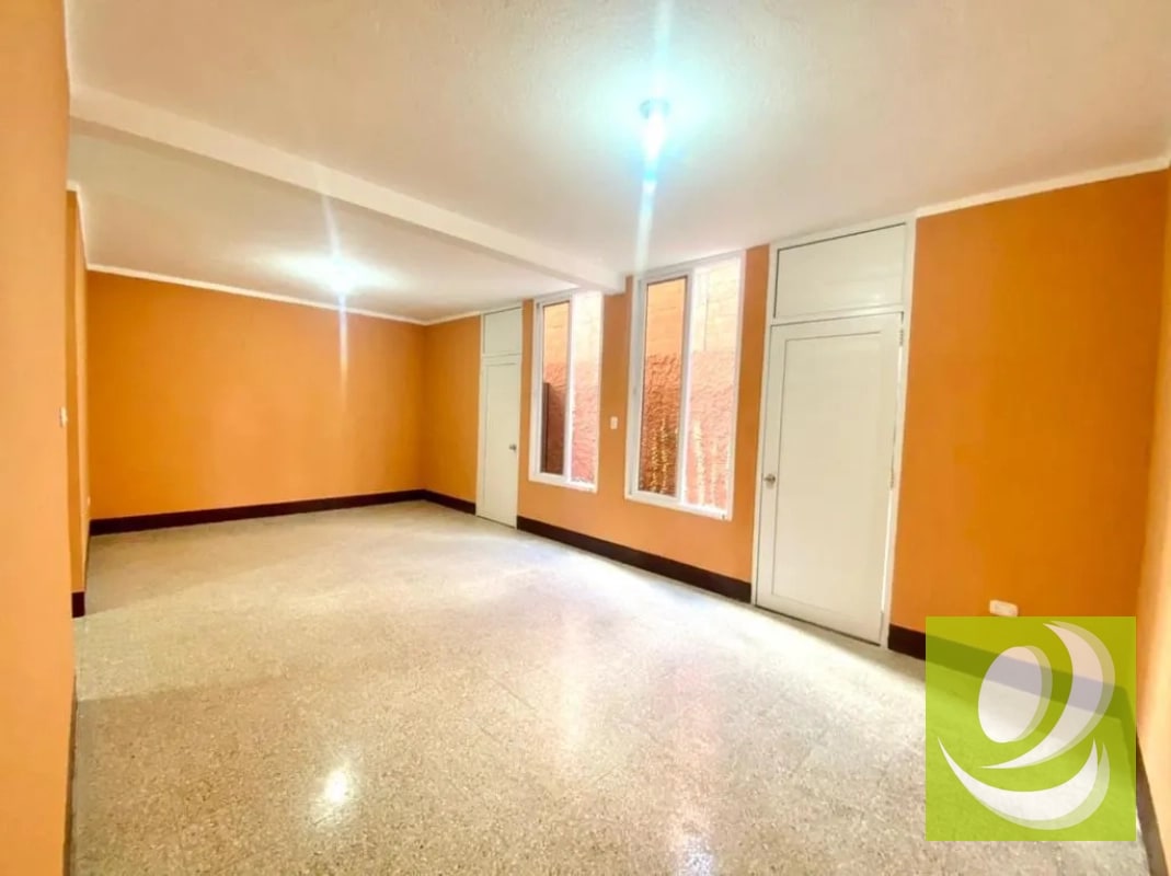 En Venta Terreno Con 5 Casas En Chiquimula - 1