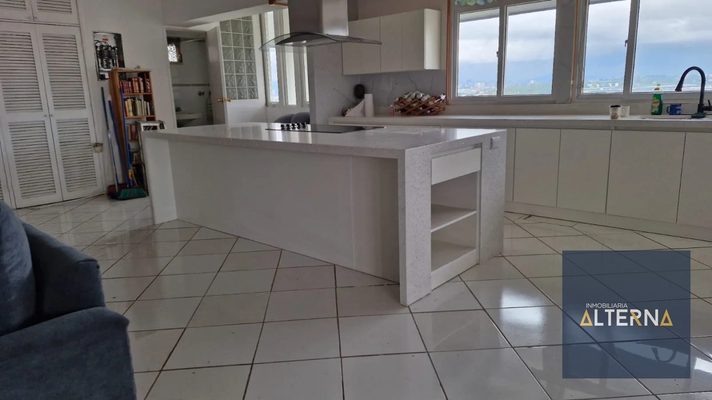 Apartamento en Renta Completamente Amueblado en Zona 13 - 10