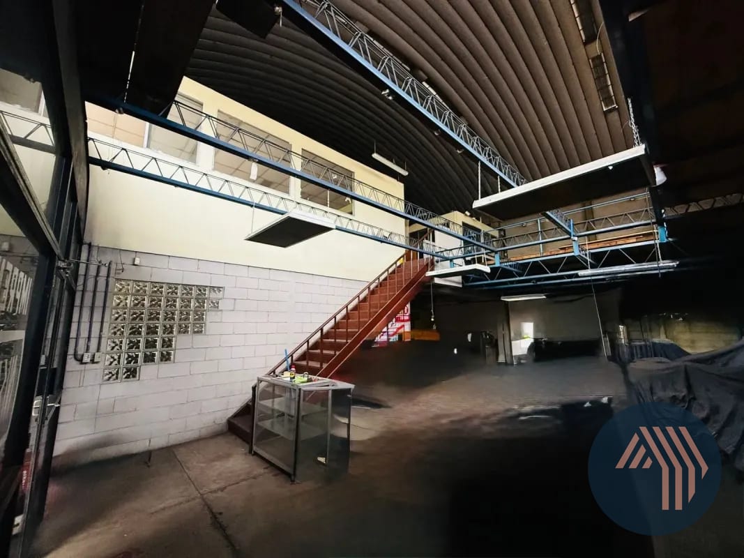 Venta de Bodega en Excelente Ubicación - Zona 01 — Bodega / Ofibodega en Venta en Zona 1, Guatemala, Ciudad — foto 2 de 16