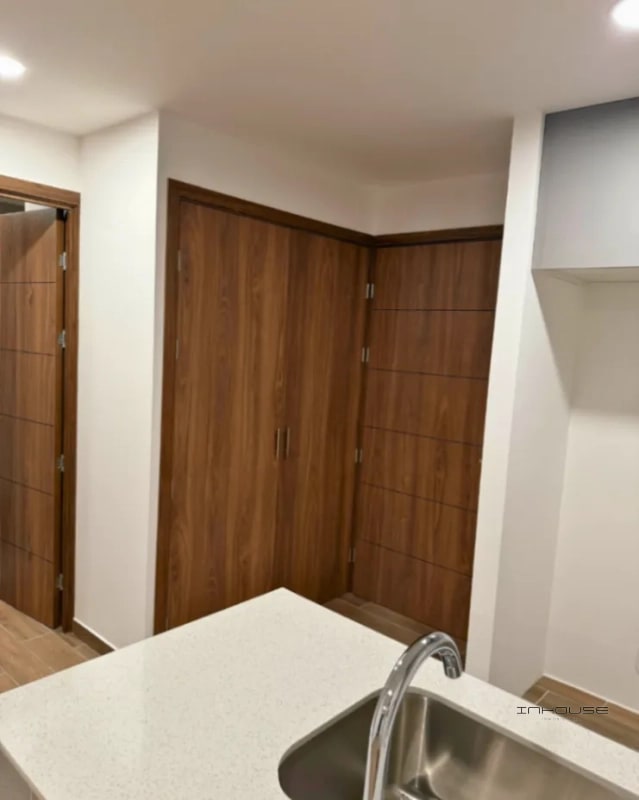 APARTAMENTO EN VENTA ZONA 14 -PARQUE 14- - 4