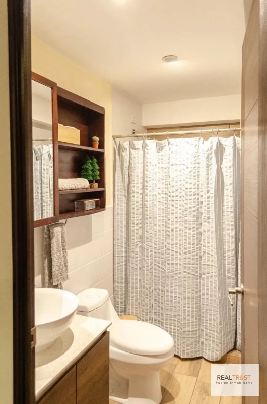 APARTAMENTO EN VENTA AMUEBLADO Y EQUIPADO ZONA 13, TORRE PAMPLONA - 2