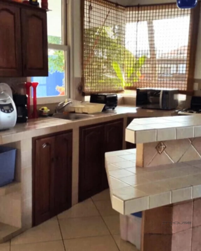 CASA EN VENTA AMUEBLADA CON ACCESO AL MAR -PUERTO SAN JOSÉ- - 2