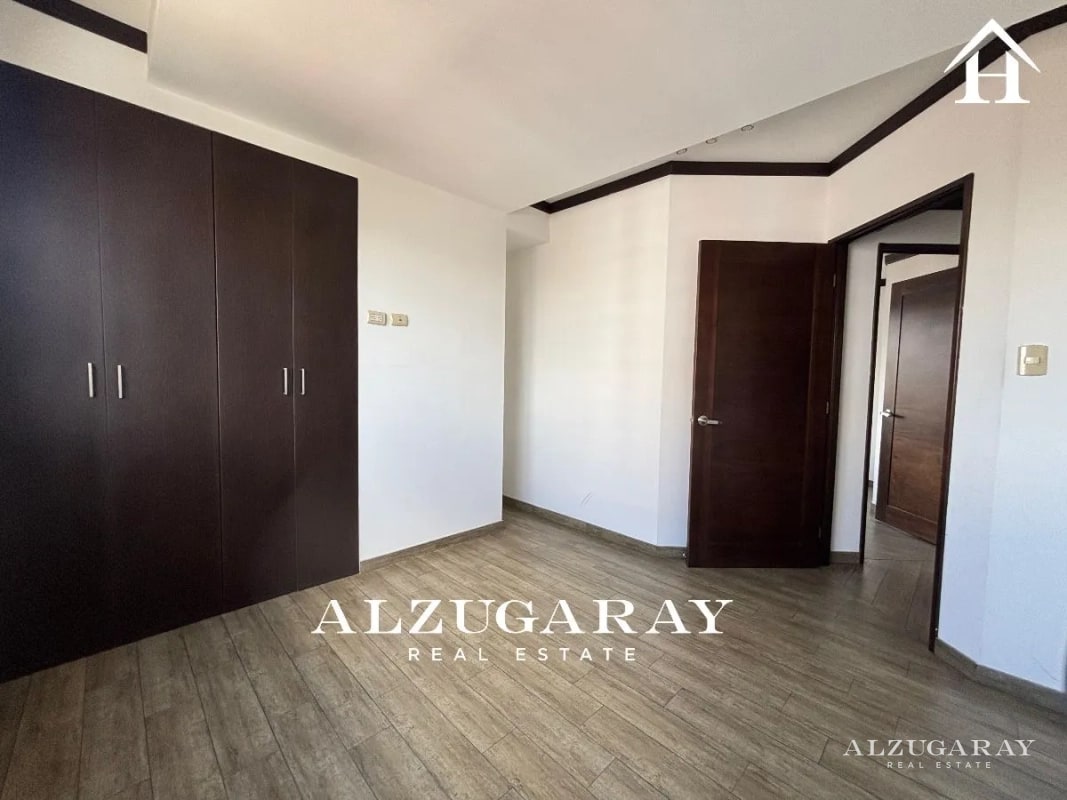 APTO. MODERNO CON BALCÓN - 3 HAB. / EDIFICIO NEO ZONA 10 — Apartamento en Alquiler en Zona 10, Guatemala, Ciudad — foto 10 de 11