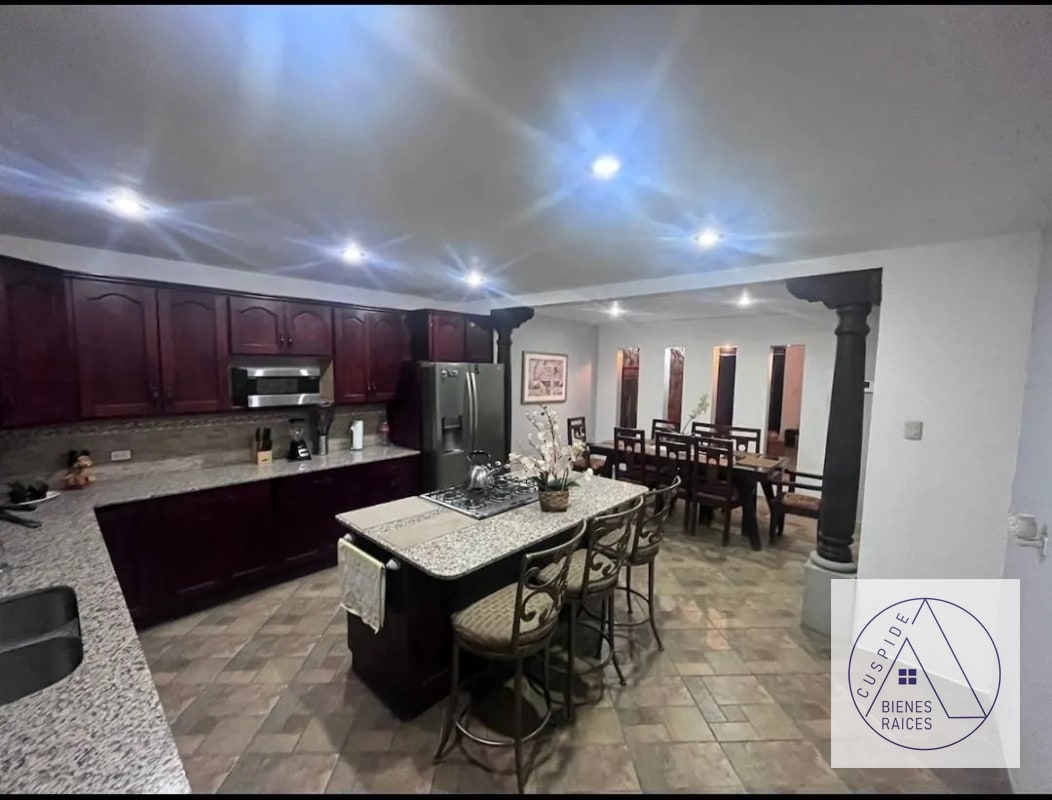 Antigua Guatemala San Bartolome Becerra se vende Casa fuera de condominio. - 2