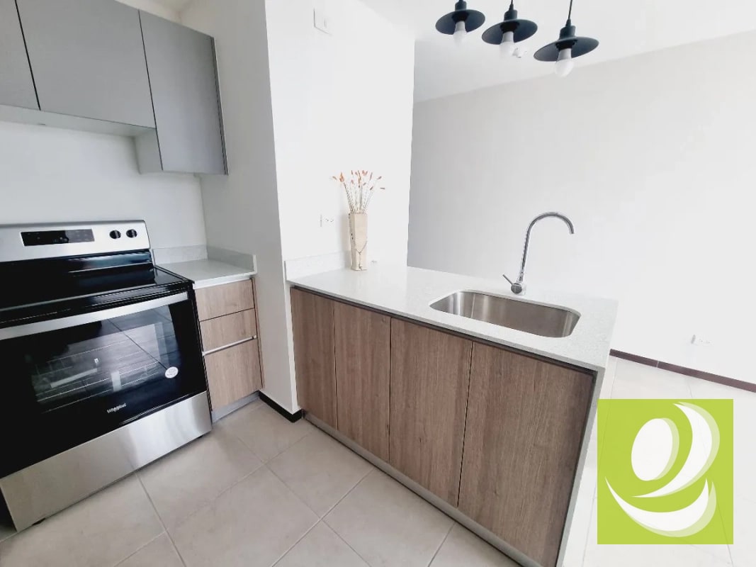 Invierte con seguridad: Apartamento en Venta actualmente rentado en Zona 11 - 2