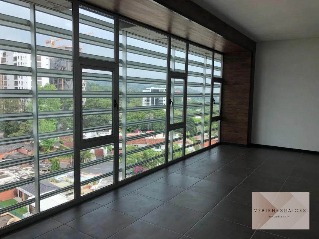 OFICINA EN VENTA ZONA 15 - 1