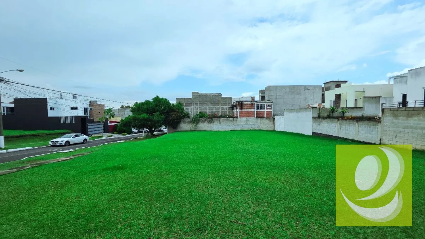 Vendo terreno grande en zona 16 Hacienda Real - 4