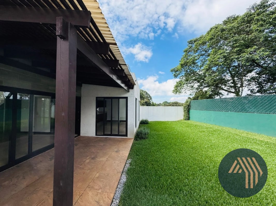 VENTA DE HERMOSA CASA - PORTAL VERDE, BELLAS LUCES - 5
