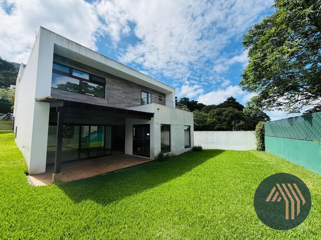 VENTA DE HERMOSA CASA - PORTAL VERDE, BELLAS LUCES - 13