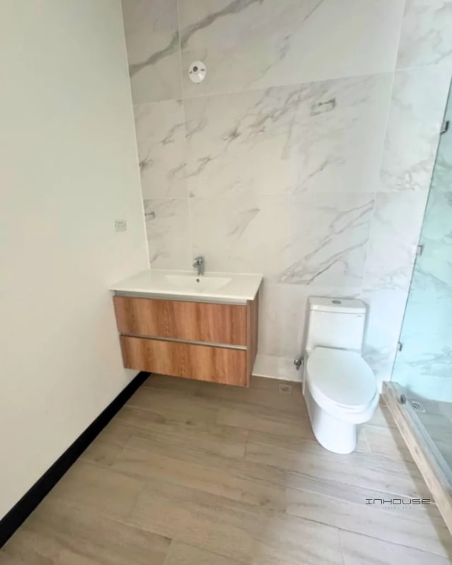 APARTAMENTO EN RENTA ZONA 13 IRIDIA CON AMPLIA TERRAZA - 3