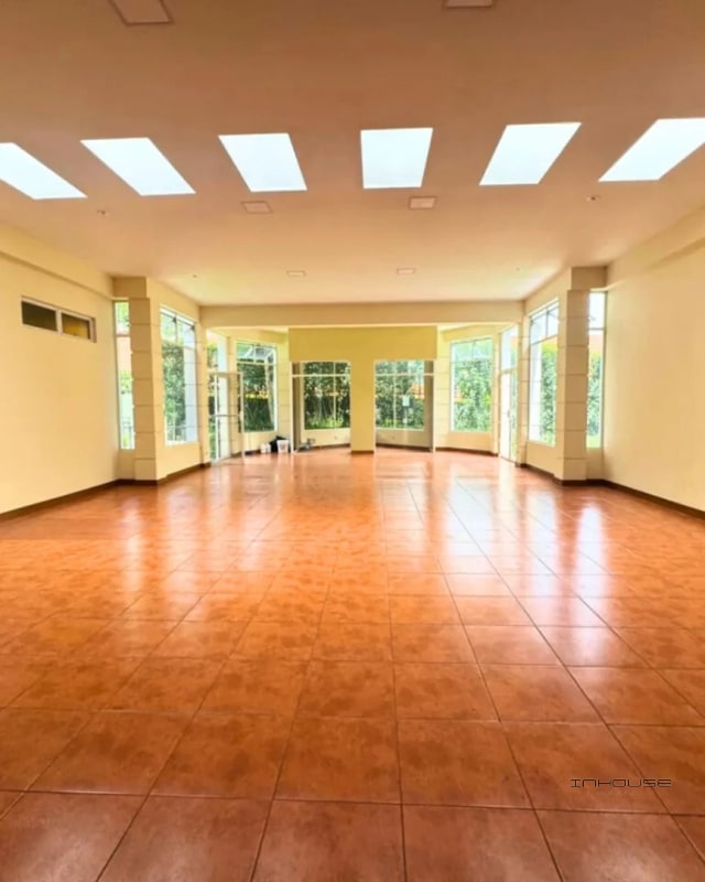 APARTAMENTO EN RENTA ZONA 13 IRIDIA CON TERRAZA - 1