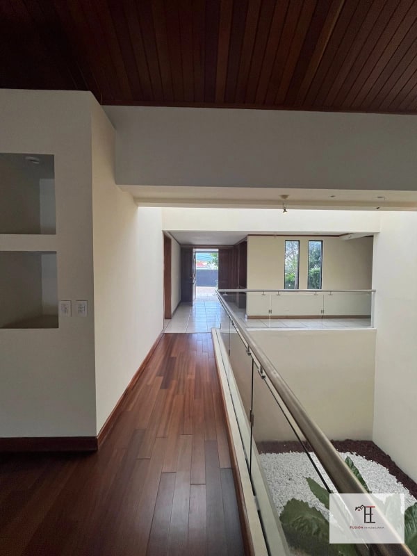 Venta Casa amplia en La Montaña zona 16 - 7