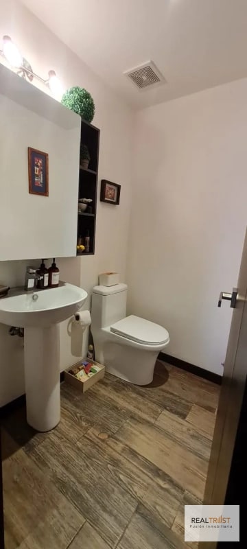 VENDO APARTAMENTO ZONA 15, VISTA HERMOSA 2 - 9