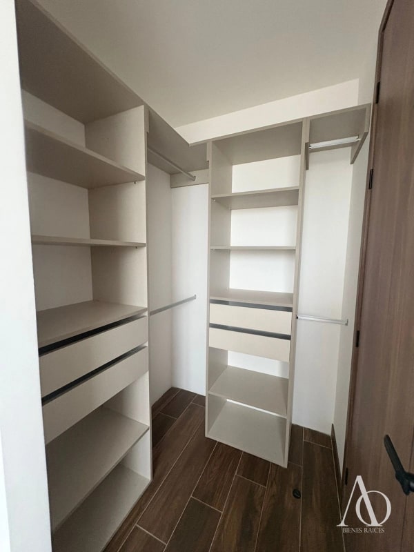 Apartamento en Alquiler Edificio Vila Quince, zona 15 VH2 N6-N7 / EN DIRECTO 04 - 5