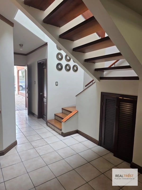 Casa en venta Zona 16 - 7