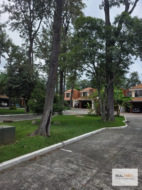 Casa en venta Zona 16 - 11