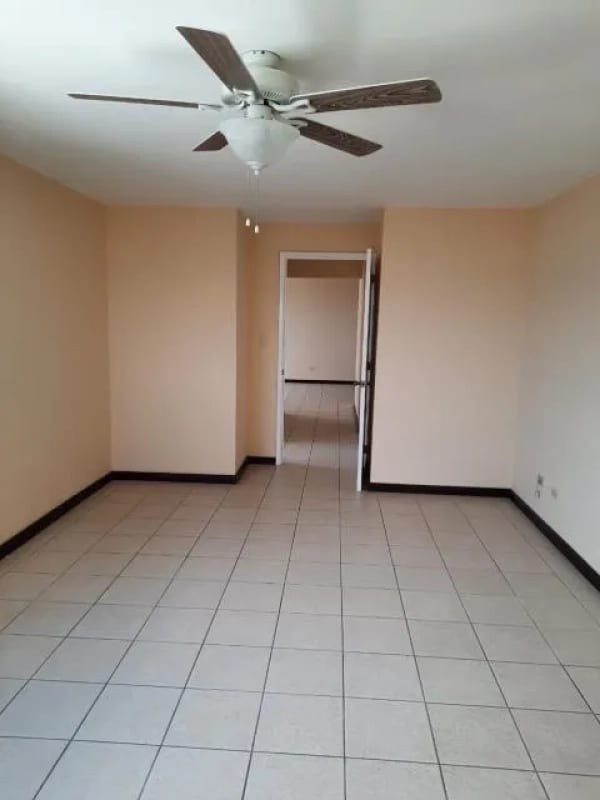 VENTA DE  APARTAMENTO ZONA 14 SANTORINI AMERICAS CON BONITA VISTA — Apartamento en Venta en Santorini Américas, Zona 14, Guatemala, Ciudad — foto 3 de 8