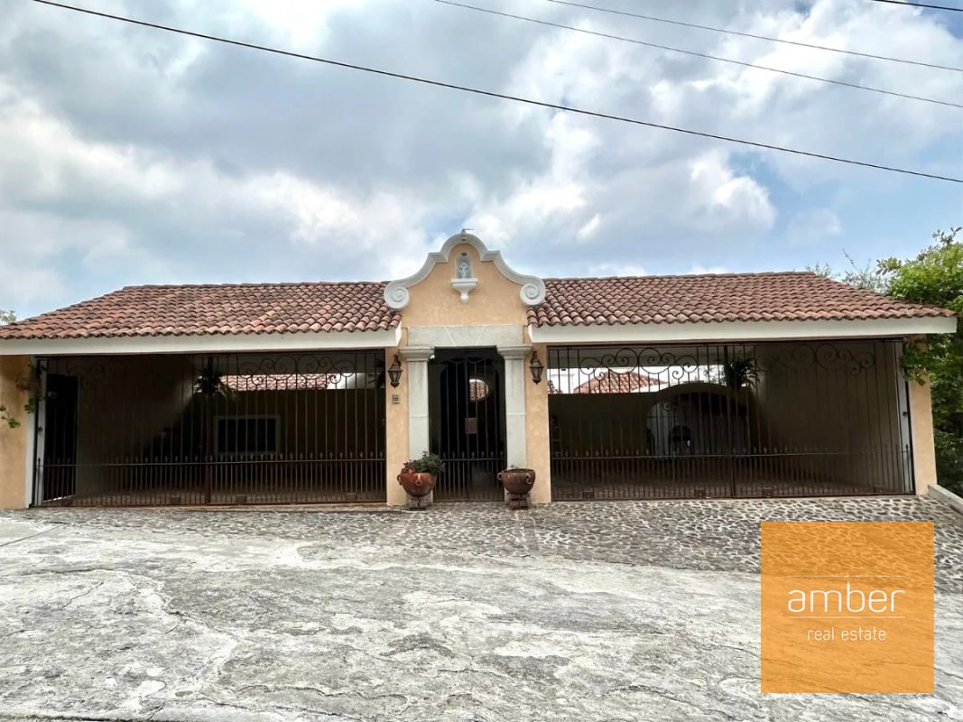 Casa en Altos de Miralvalle, Mixco - 1