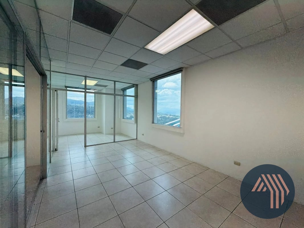VENTA DE OFICINA 70MT2 - ZONA PRADERA, ZONA 10 - 8