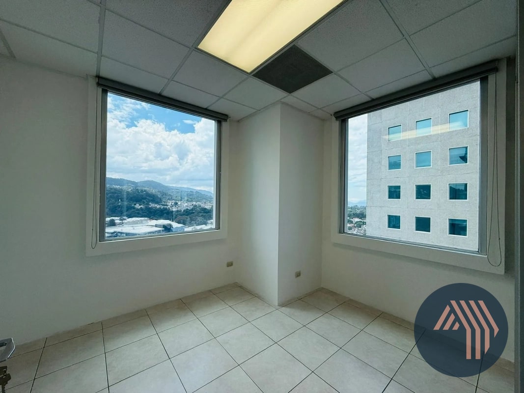VENTA DE OFICINA 70MT2 - ZONA PRADERA, ZONA 10 - 3