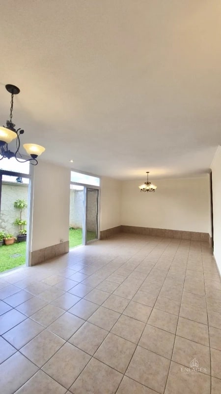 Zona 7 de Mixco • Casa en venta • Altos del Encinal II - 5
