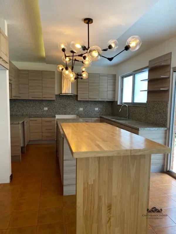 CASA EN VENTA MONTEBELLO II — Casa en Venta en Carretera a El Salvador, Guatemala, Ciudad — foto 5 de 10