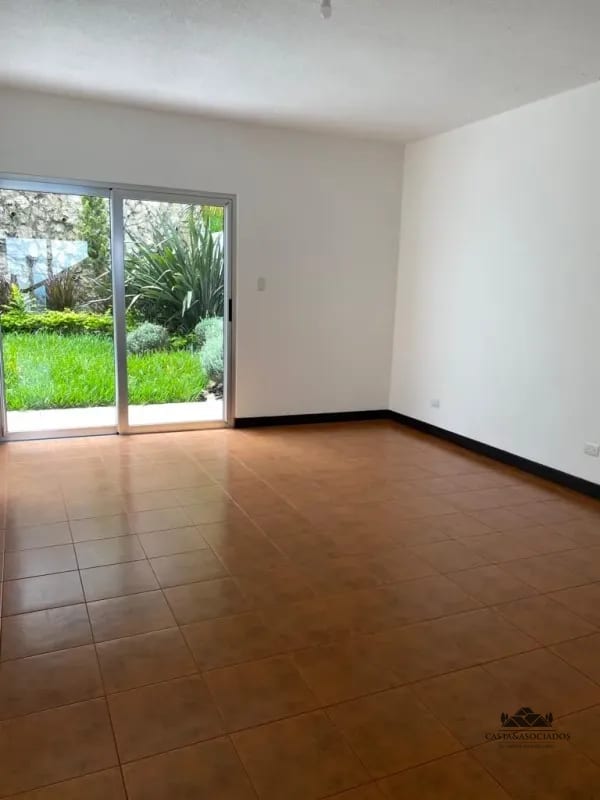 CASA EN VENTA MONTEBELLO II — Casa en Venta en Carretera a El Salvador, Guatemala, Ciudad — foto 4 de 10