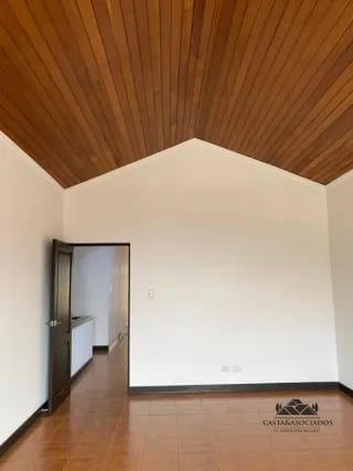 CASA EN VENTA MONTEBELLO II — Casa en Venta en Carretera a El Salvador, Guatemala, Ciudad — miniatura 2 de 10