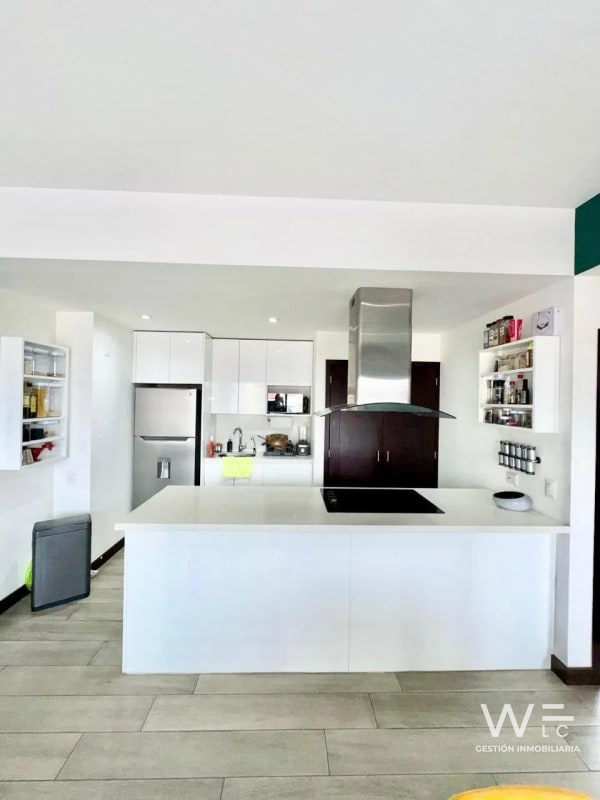 VENDO APARTAMENTO ZONA 14 - 16