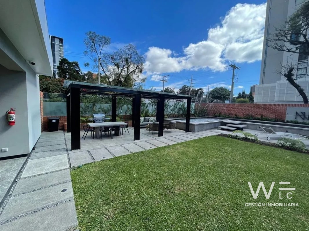 VENDO APARTAMENTO ZONA 14 - 11