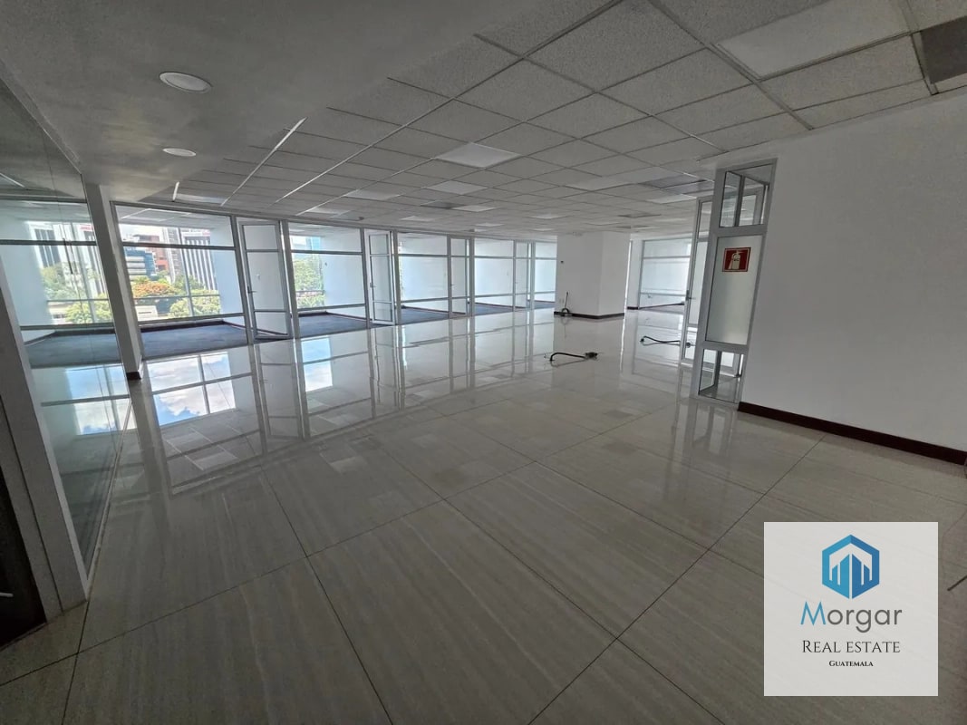 Oficina en Alquiler en Zona 10 de 535 Mts en $9,100 - 14