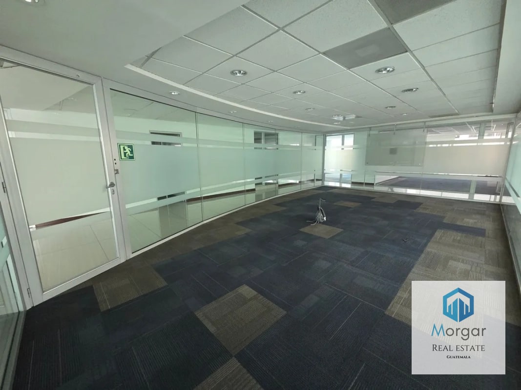 Oficina en Alquiler en Zona 10 de 535 Mts en $9,100 - 13