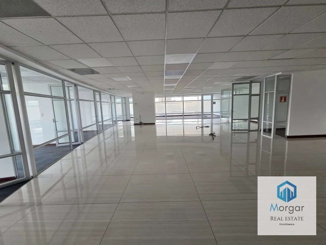 Oficina en Alquiler en Zona 10 de 535 Mts en $9,100 - 12