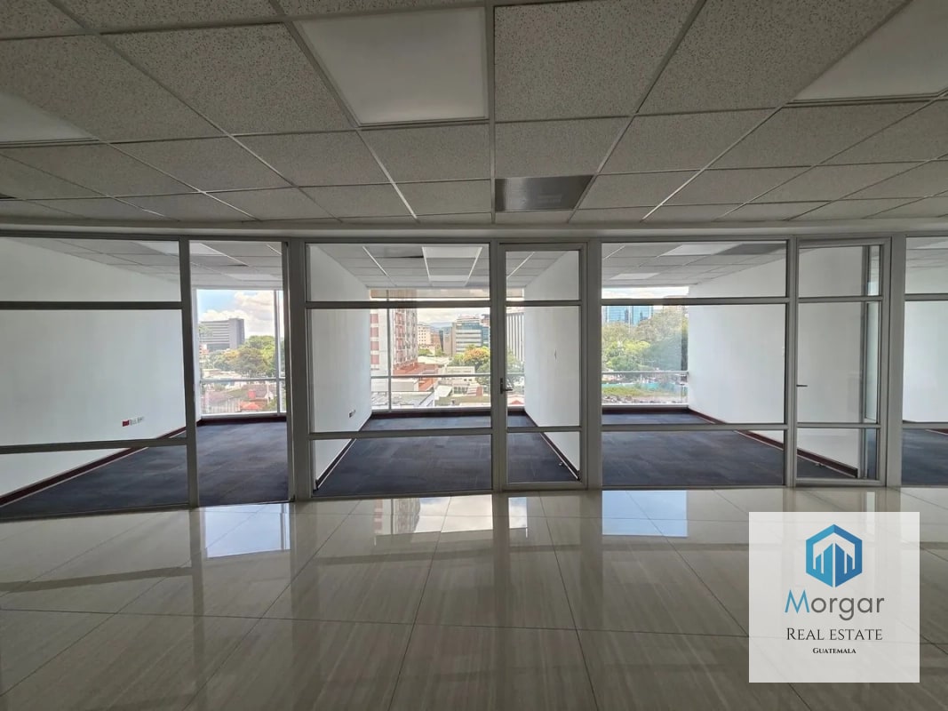 Oficina en Alquiler en Zona 10 de 535 Mts en $9,100 - 11