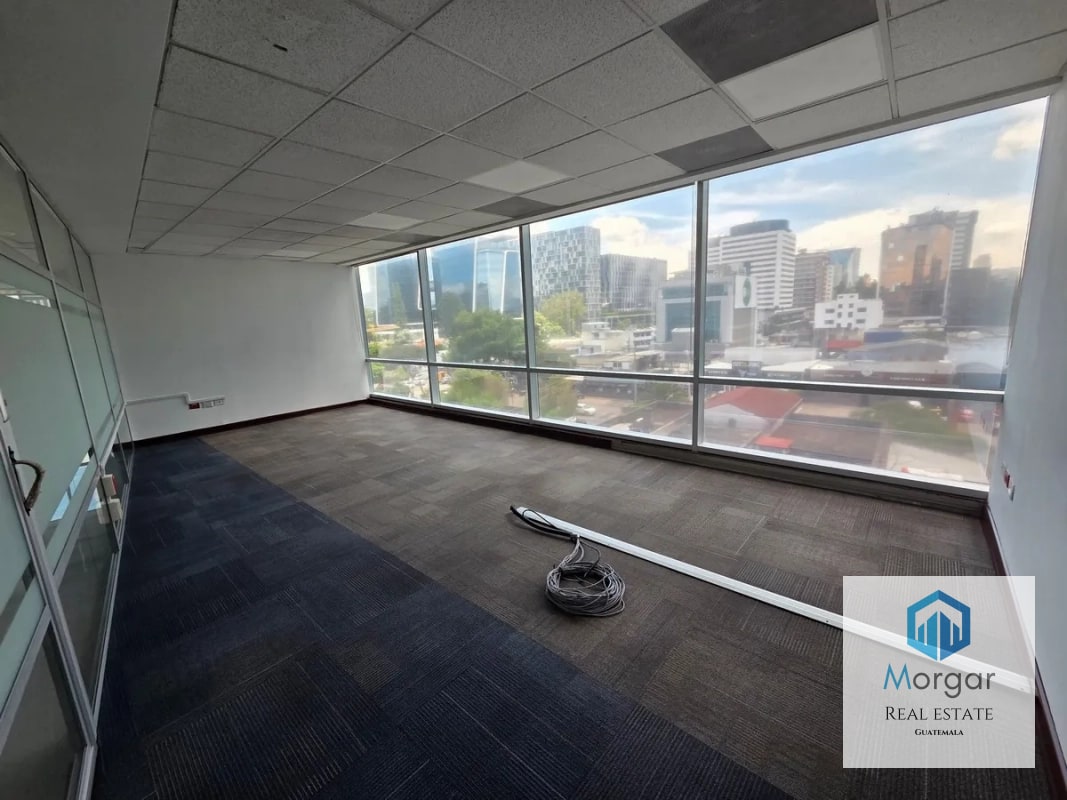 Oficina en Alquiler en Zona 10 de 535 Mts en $9,100 - 8