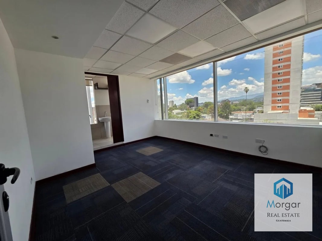 Oficina en Alquiler en Zona 10 de 535 Mts en $9,100 - 3