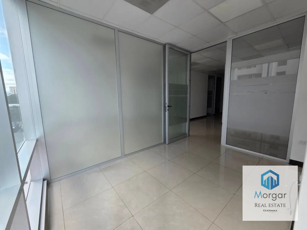 Oficina en Alquiler en Zona 10 de 2,082 Mts en $35,414.80 - 11