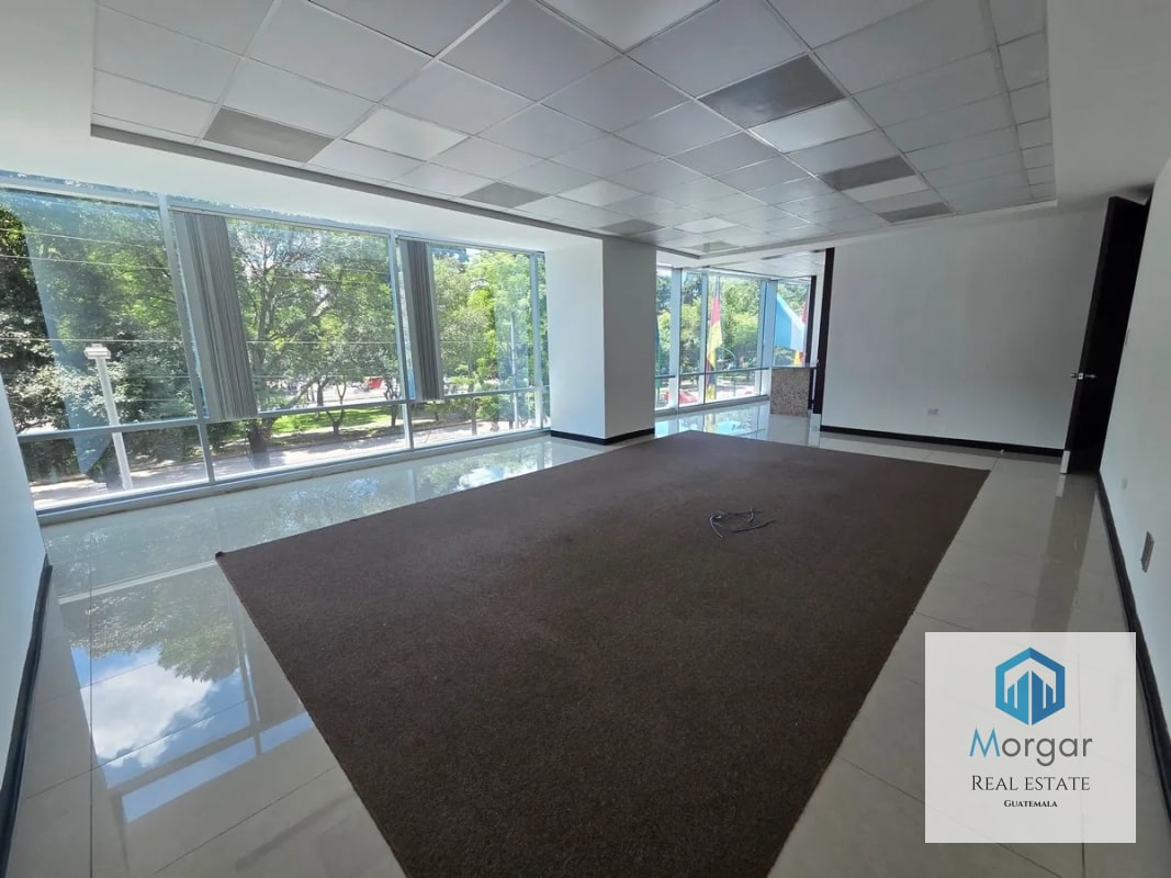 Oficina en Alquiler en Zona 10 de 2,082 Mts en $35,414.80 - 3