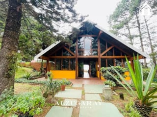 Casa con Vista Espectacular - 6,237 VR2 / Area Bellas Luces — Casa en Venta en Santa Catarina Pinula, Guatemala, Ciudad — miniatura 1 de 16