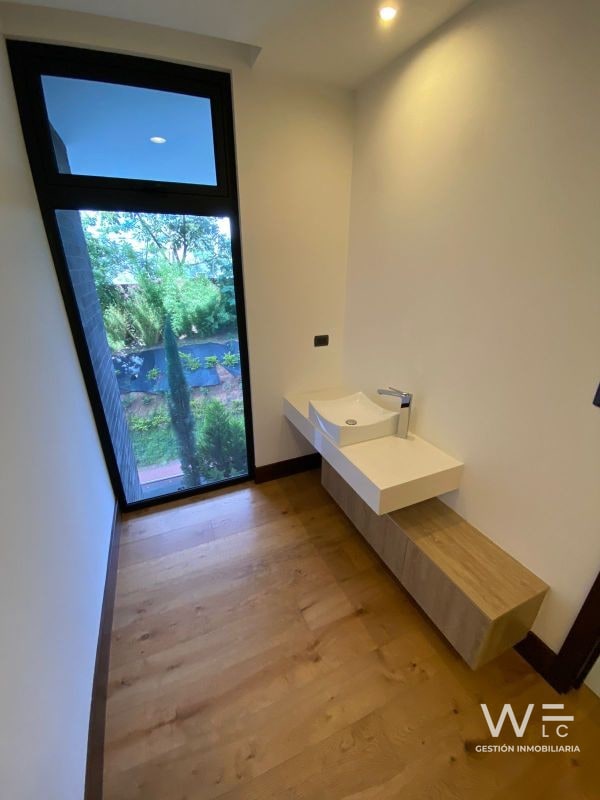 VENDO APARTAMENTO ZONA 16 - 8
