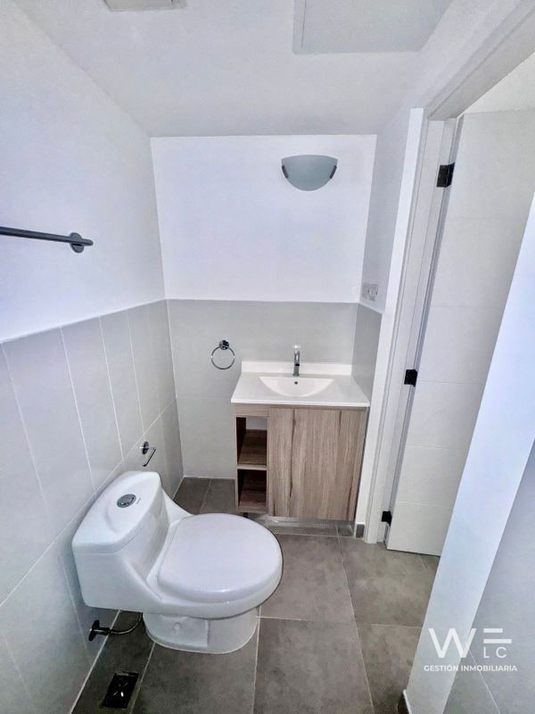 VENDO APARTAMENTO ZONA 10 CODIGO: 1001-R-470 - 6