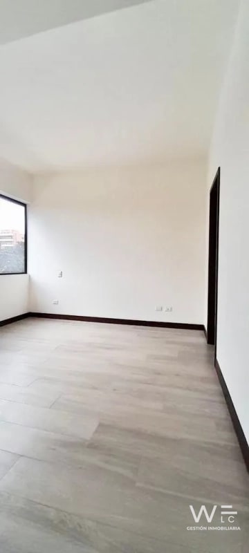 VENDO APARTAMENTO ZONA 14 NOVUS - 11