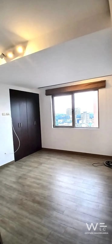 ALQUILO APARTAMENTO ZONA 10 - 11