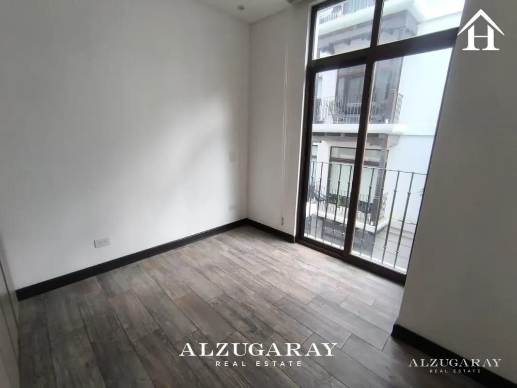 APTO. ELEGANTE CON BALCÓN -3 HAB/ LIRIOS DE CAYALÁ, Z. 16 — Apartamento en Alquiler en Lirios de Cayalá I, Zona 16, Guatemala, Ciudad — foto 6 de 11