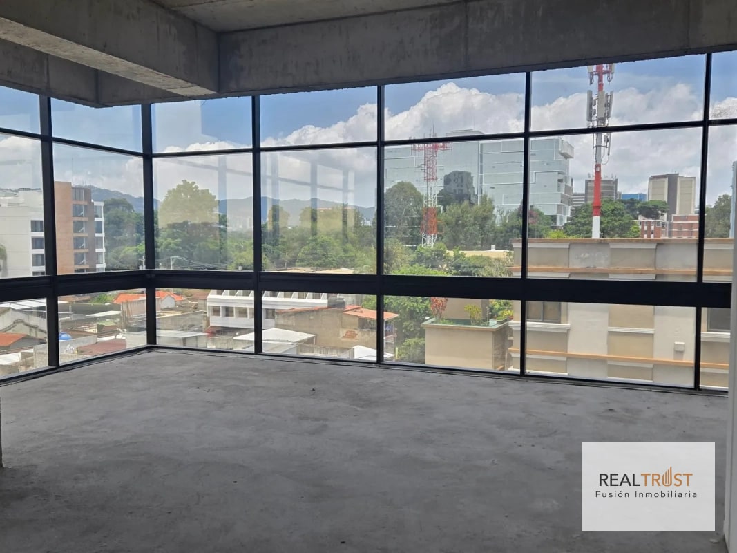 OFICINA EN VENTA EDIFICIO RENOVATI ZONA 10 - 9